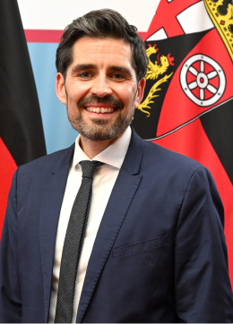 Foto von Minister Sven Teuber